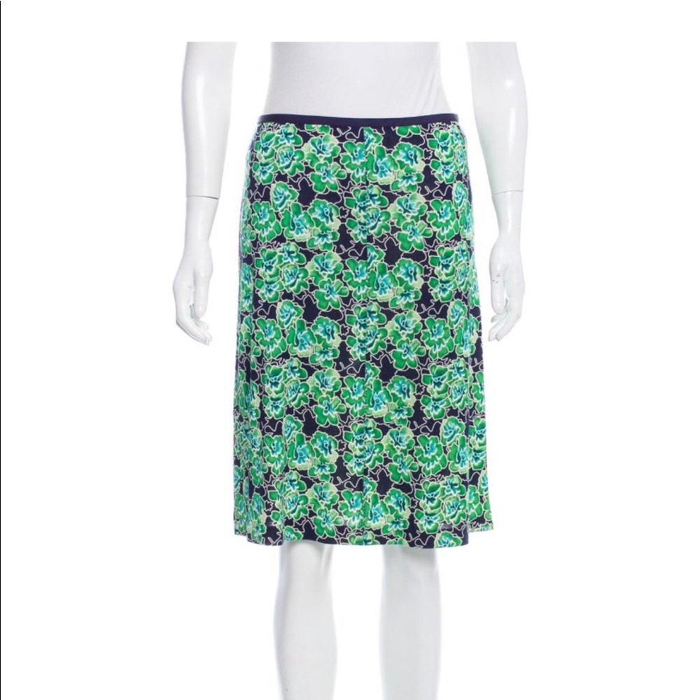NWOT Diane von Furstenberg Silk Zemi Skirt Green and Navy Size 2. Below knees.